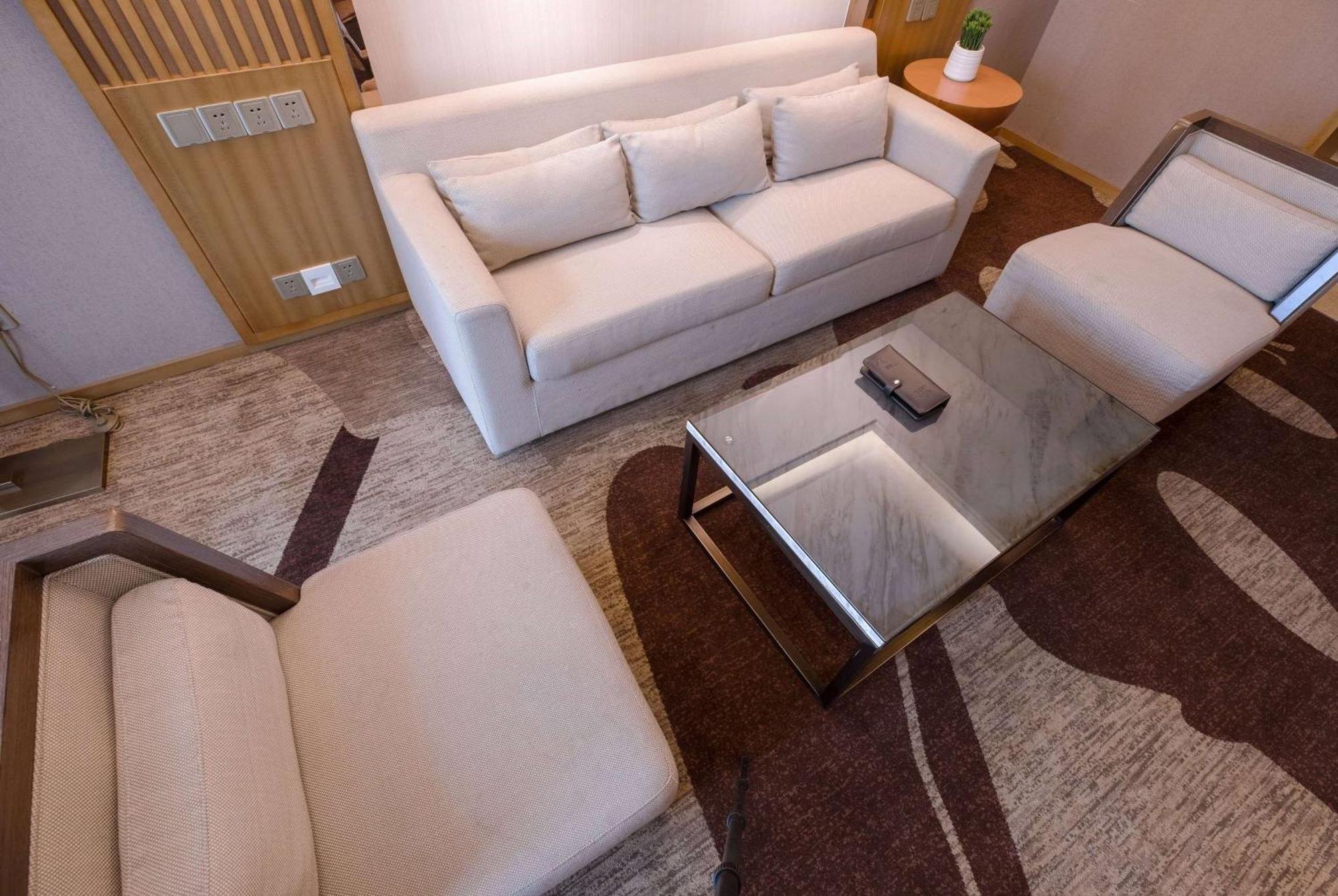 Ramada Plaza By Wyndham Fuzhou South Hotell Exteriör bild