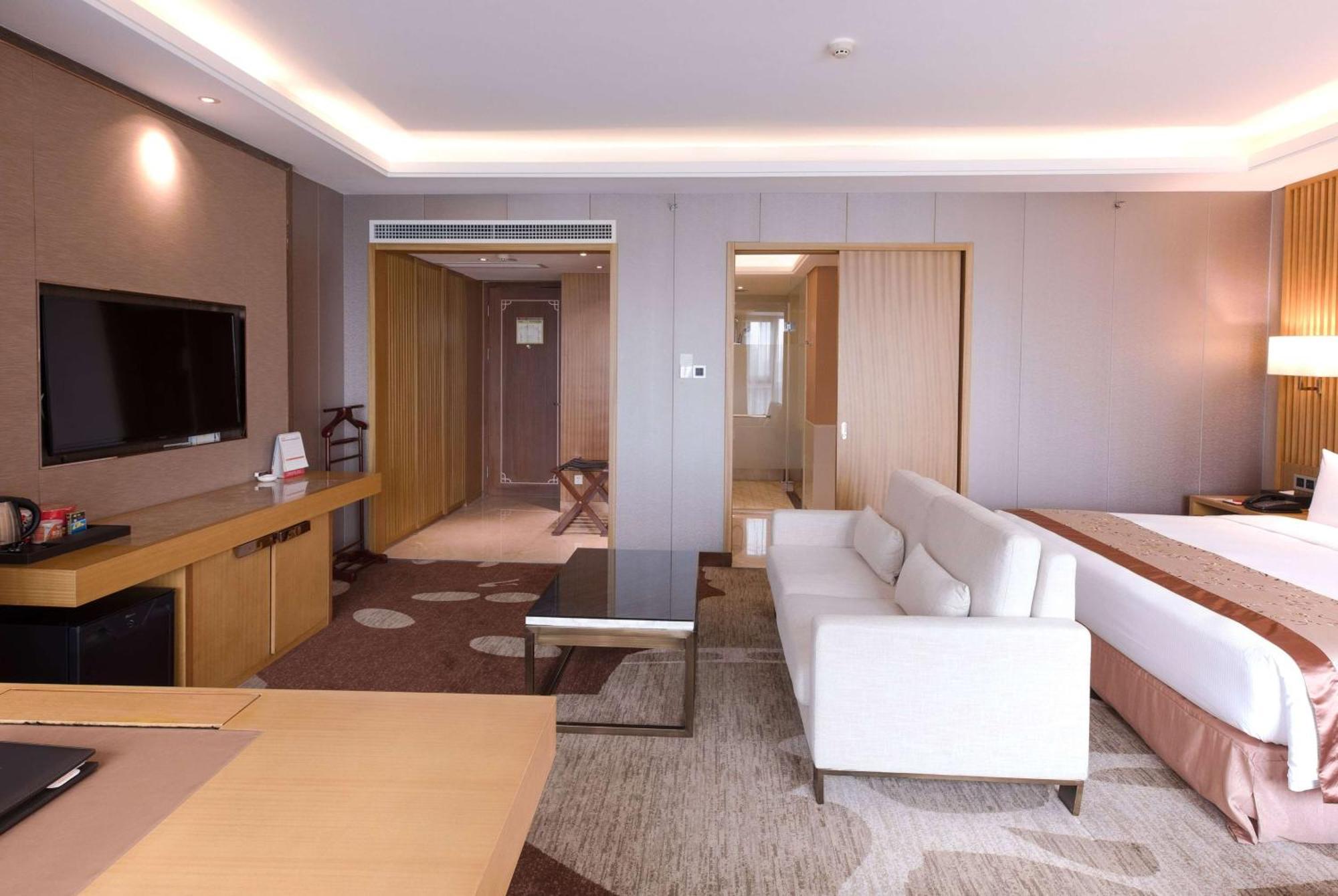Ramada Plaza By Wyndham Fuzhou South Hotell Exteriör bild